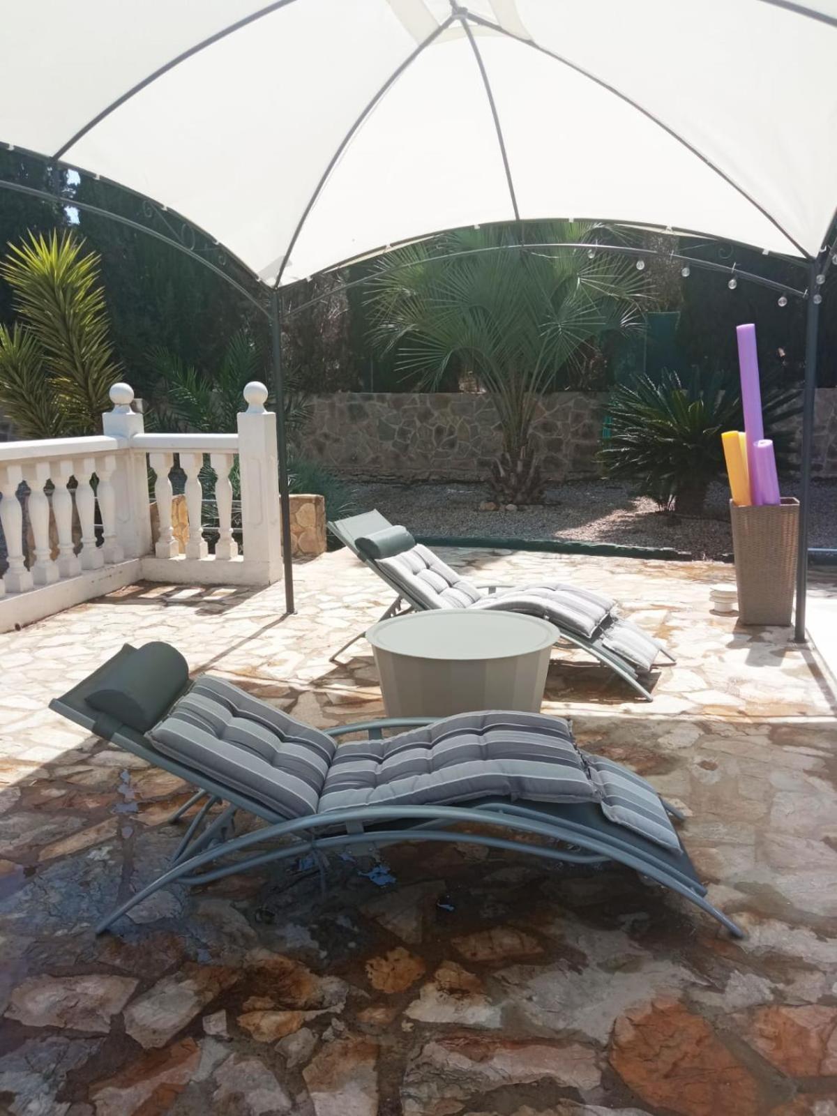 Las Palmeras Alberic Exterior photo